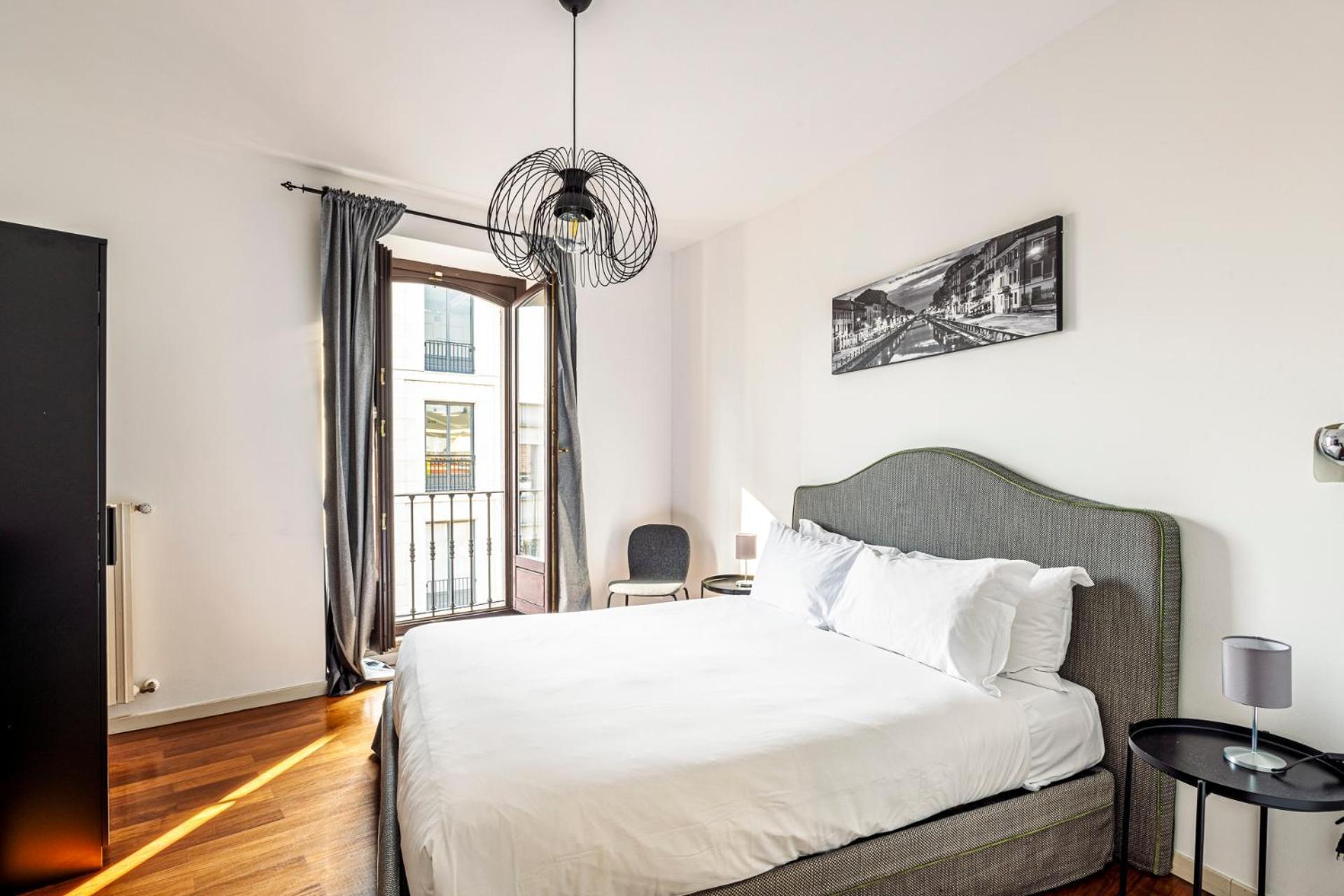 Elegant 2 Bedrooms Apartments Near Duomo Milan Bagian luar foto