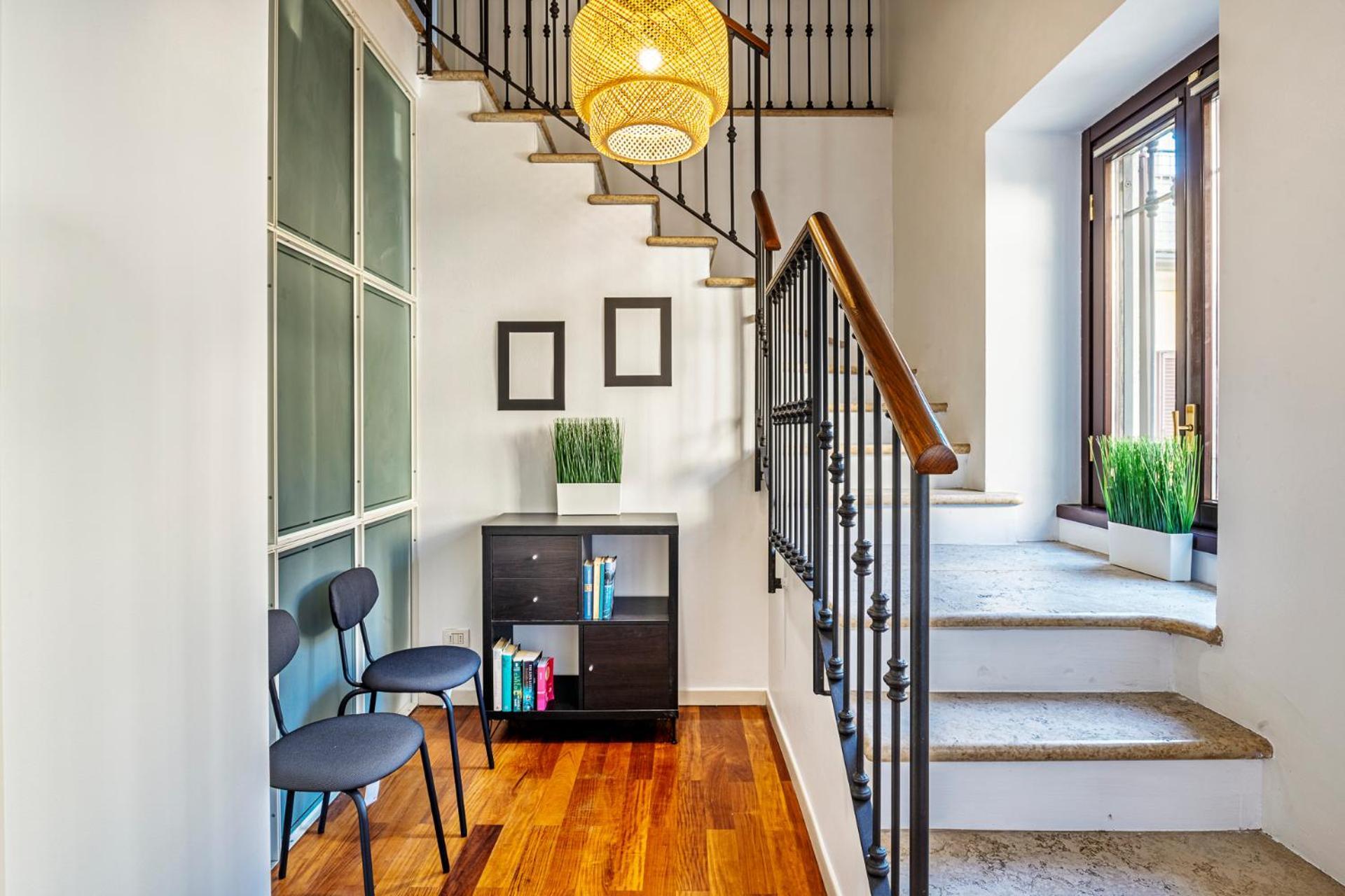 Elegant 2 Bedrooms Apartments Near Duomo Milan Bagian luar foto