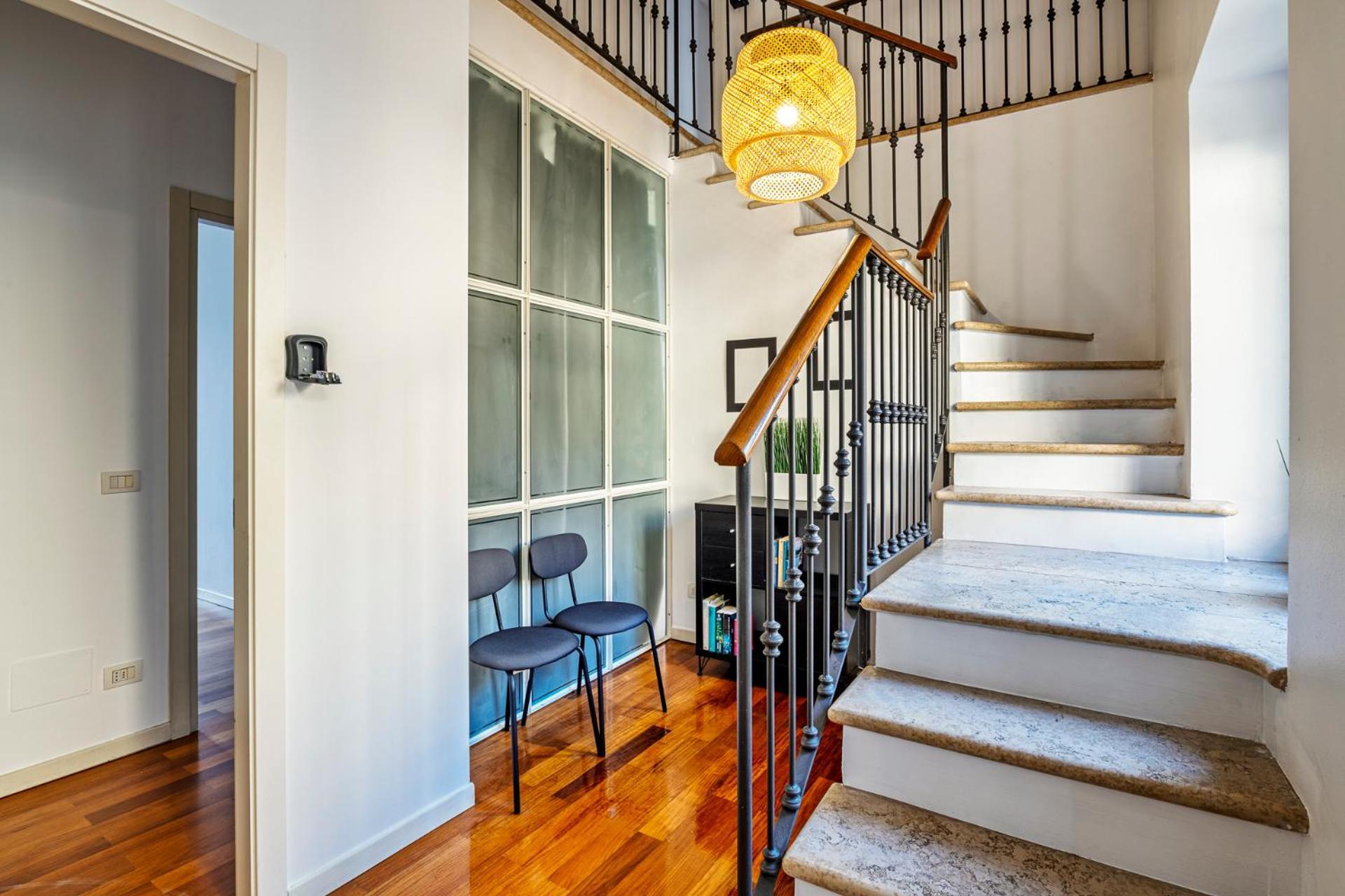 Elegant 2 Bedrooms Apartments Near Duomo Milan Bagian luar foto