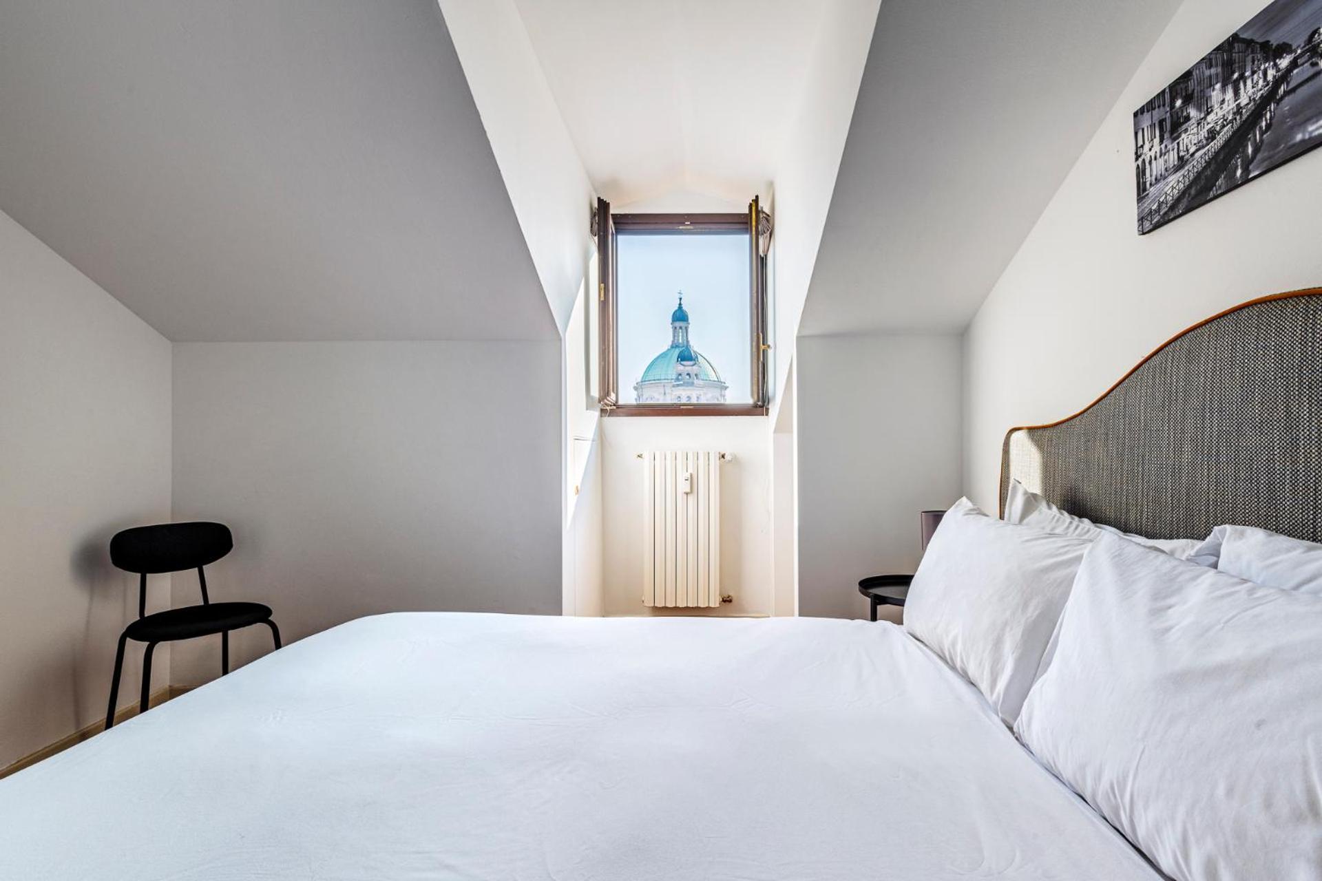 Elegant 2 Bedrooms Apartments Near Duomo Milan Bagian luar foto