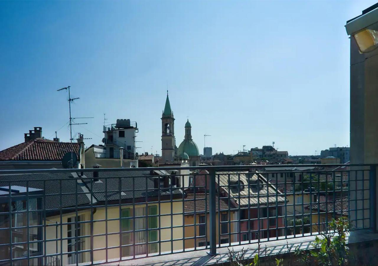 Elegant 2 Bedrooms Apartments Near Duomo Milan Bagian luar foto